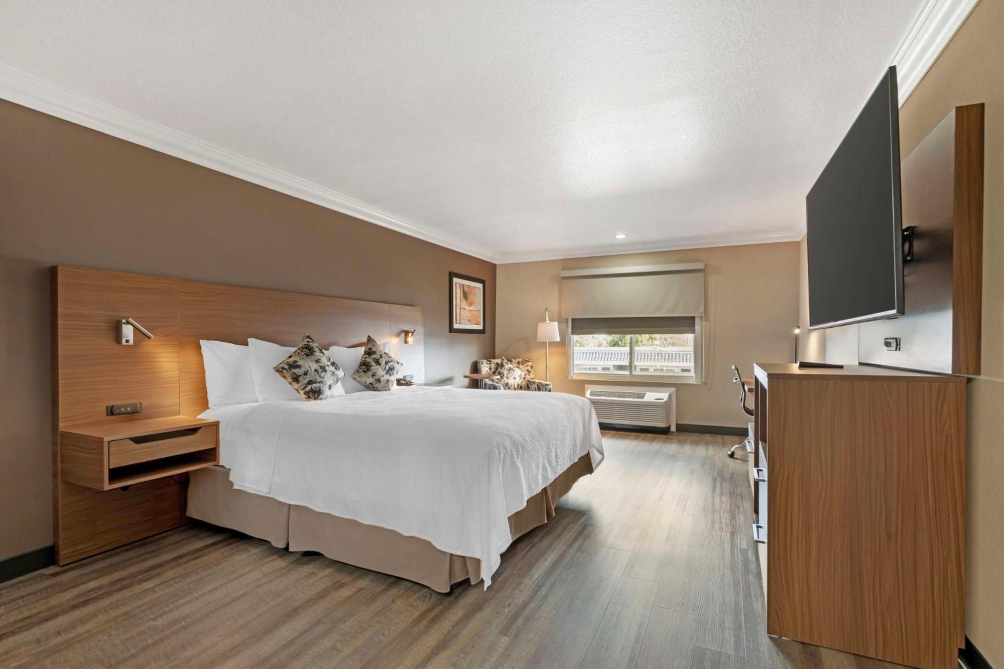 Best Western Plus Newport Mesa Inn Costa Mesa Extérieur photo